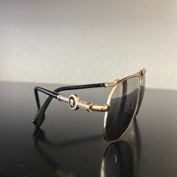 💯 Authentic Versace Unisex Polarized sunglasses - Picture 4 of 5